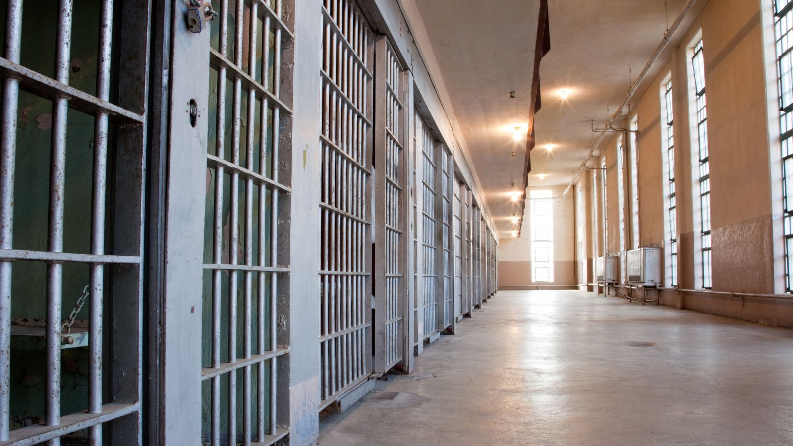 Oferują stabilne zatrudnienie i nawet 12 400 zł brutto. Chętnych od lat brakuje