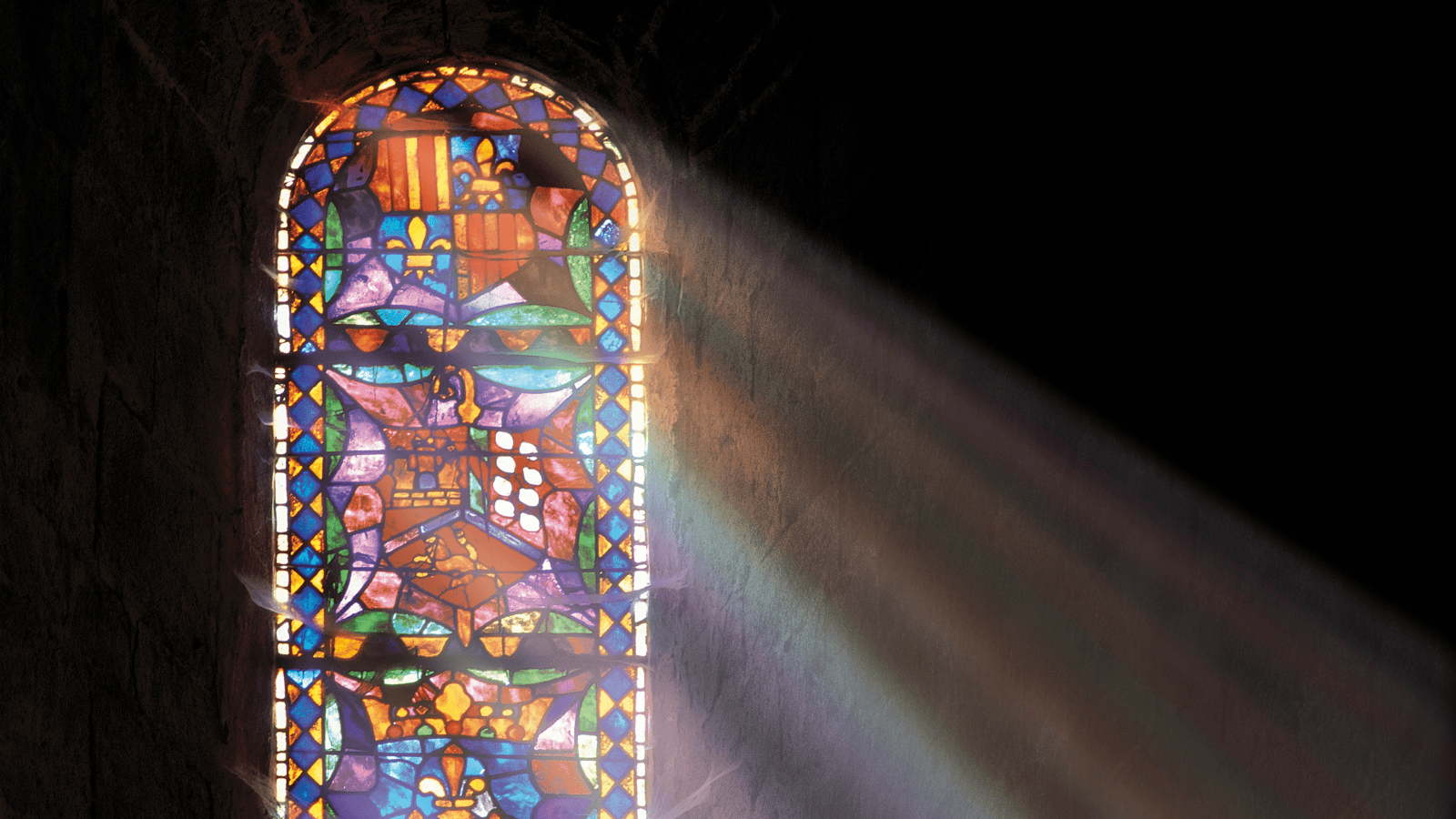 Najnowszy raport. Tylu Polaków chodzi do kościoła. Odnotowano spadki