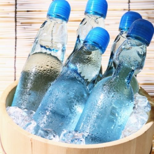 Jest szkodliwa jak trutka. Polacy piją tę wodę litrami 