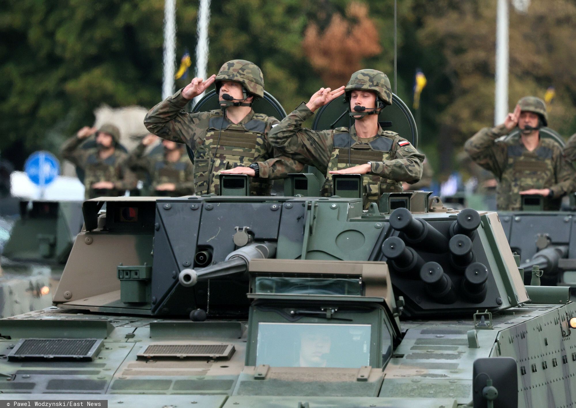 Takie nagrody dostaną pracownicy wojskowi na 15 sierpnia. Kwoty robią wrażenie