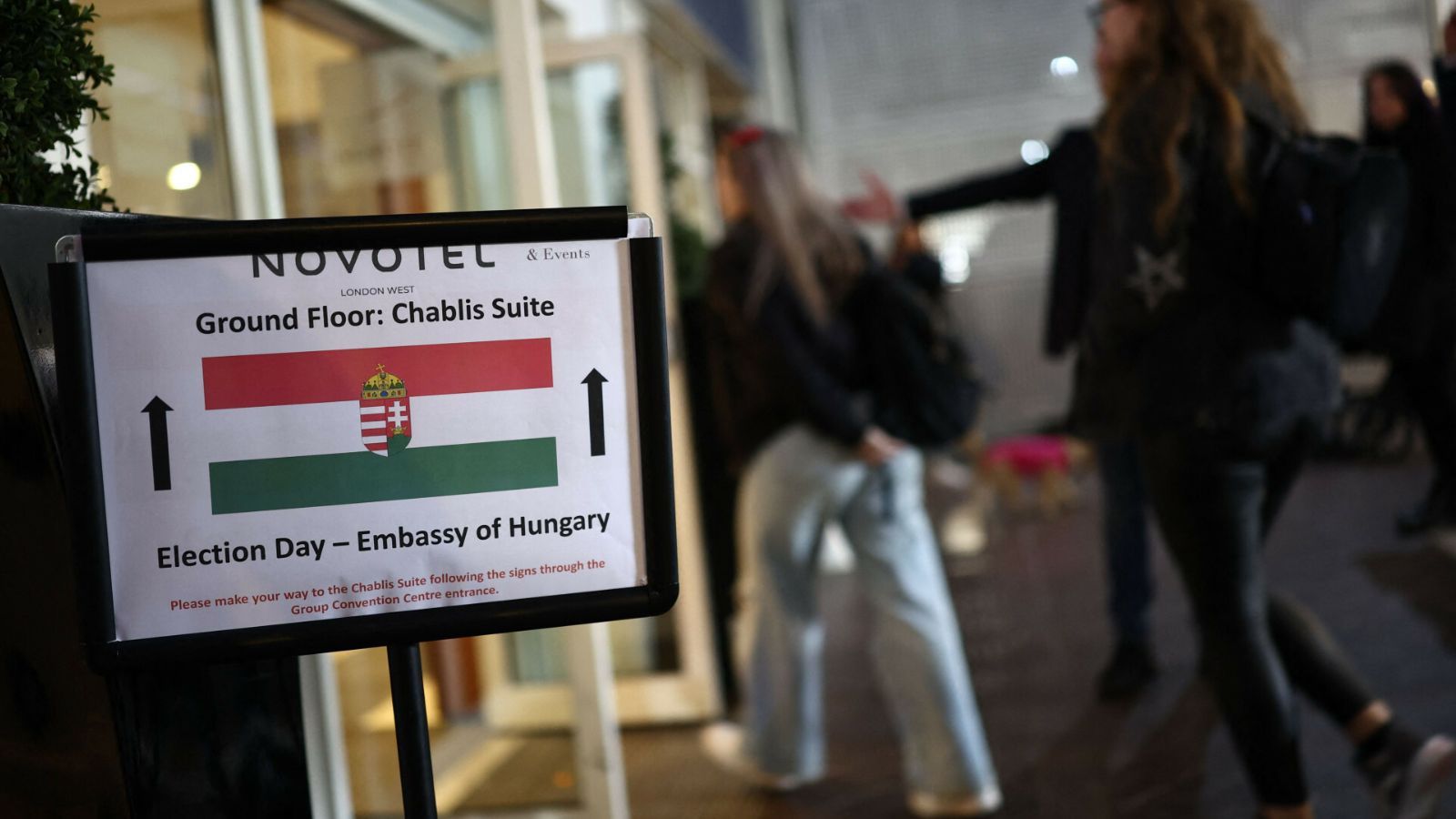 Są wyniki wyborów na Węgrzech. Kurs forinta już zareagował, na rynkach walutowa huśtawka