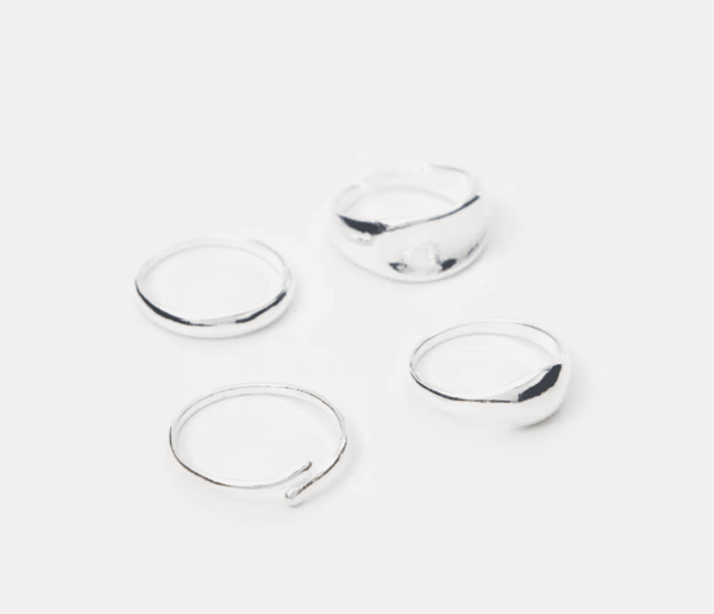 Pilny apel sieciówki do klientów. Natychmiast zdejmij taką biżuterię, zawiera substancję toksyczną