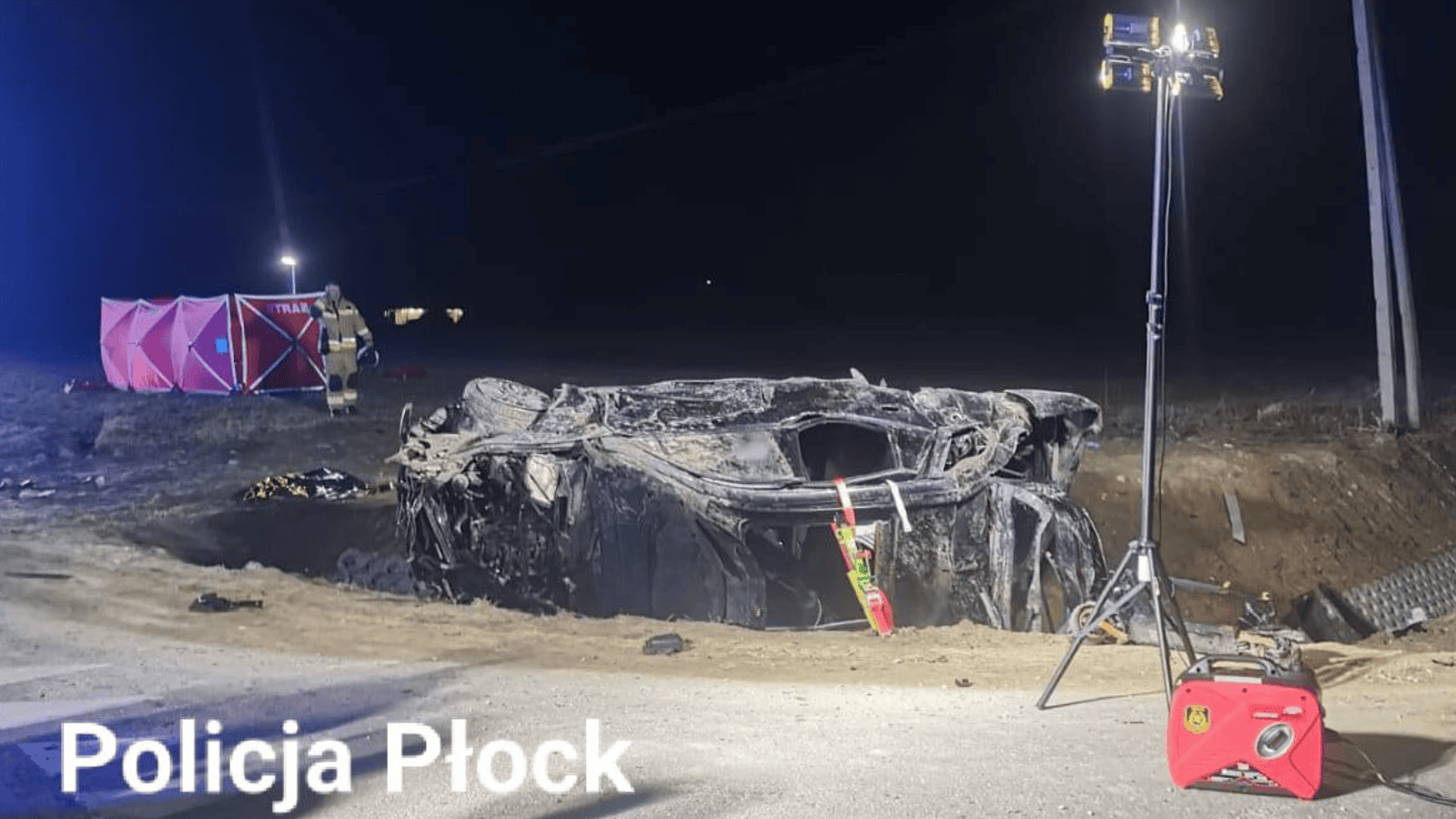 Trwa akcja ratunkowa na Mazowszu. Dachowanie auta, którym podróżowało pięć osób. Ląduje już śmigłowiec LPR