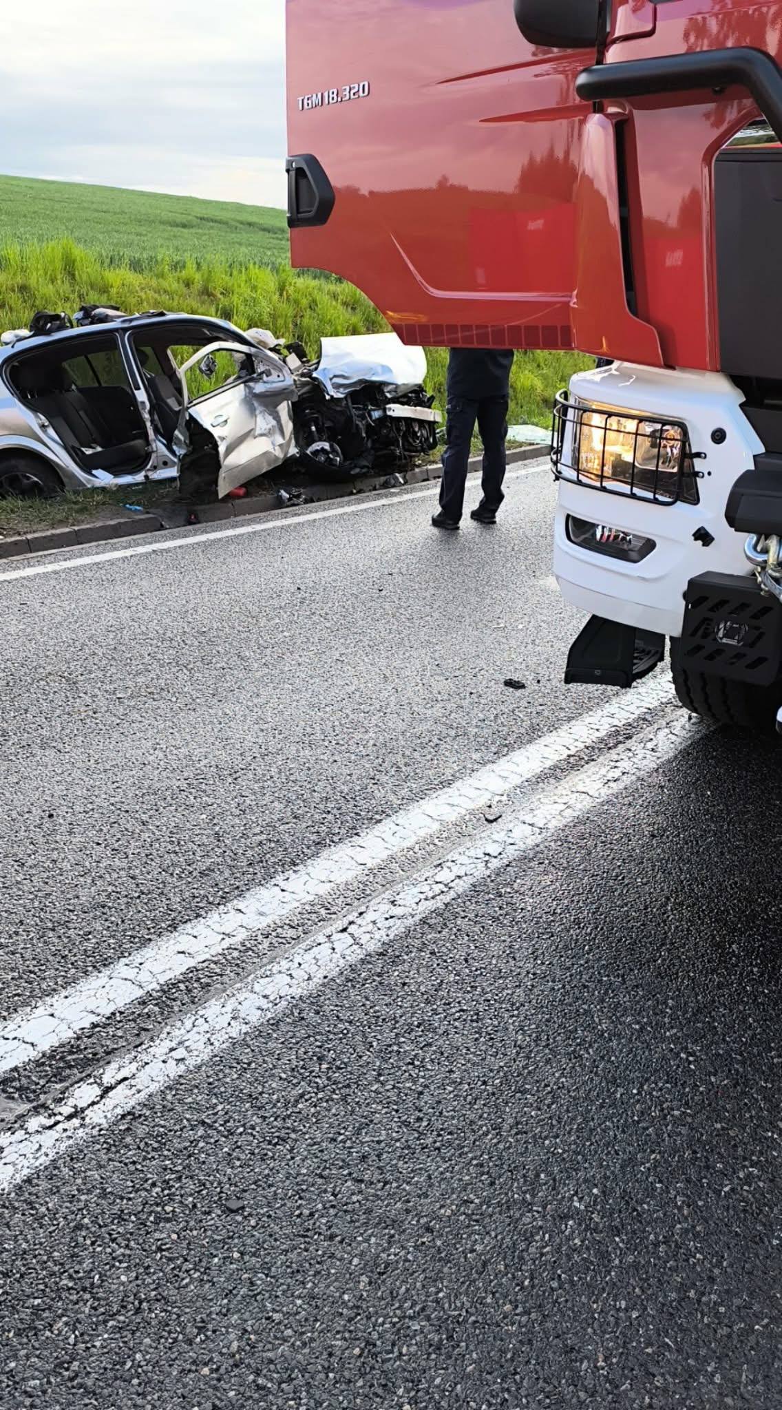 Tragiczny wypadek na polskiej trasie. Samochód osobowy zderzył się z ciężarówką