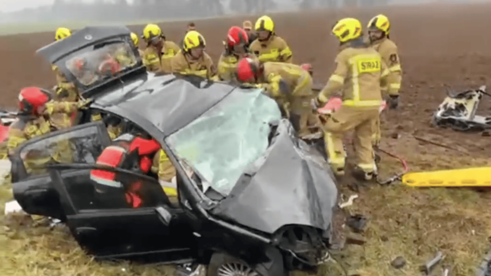 Tragedia na polskiej trasie. Lądowały dwa śmigłowce LPR, nie żyje nienarodzone dziecko