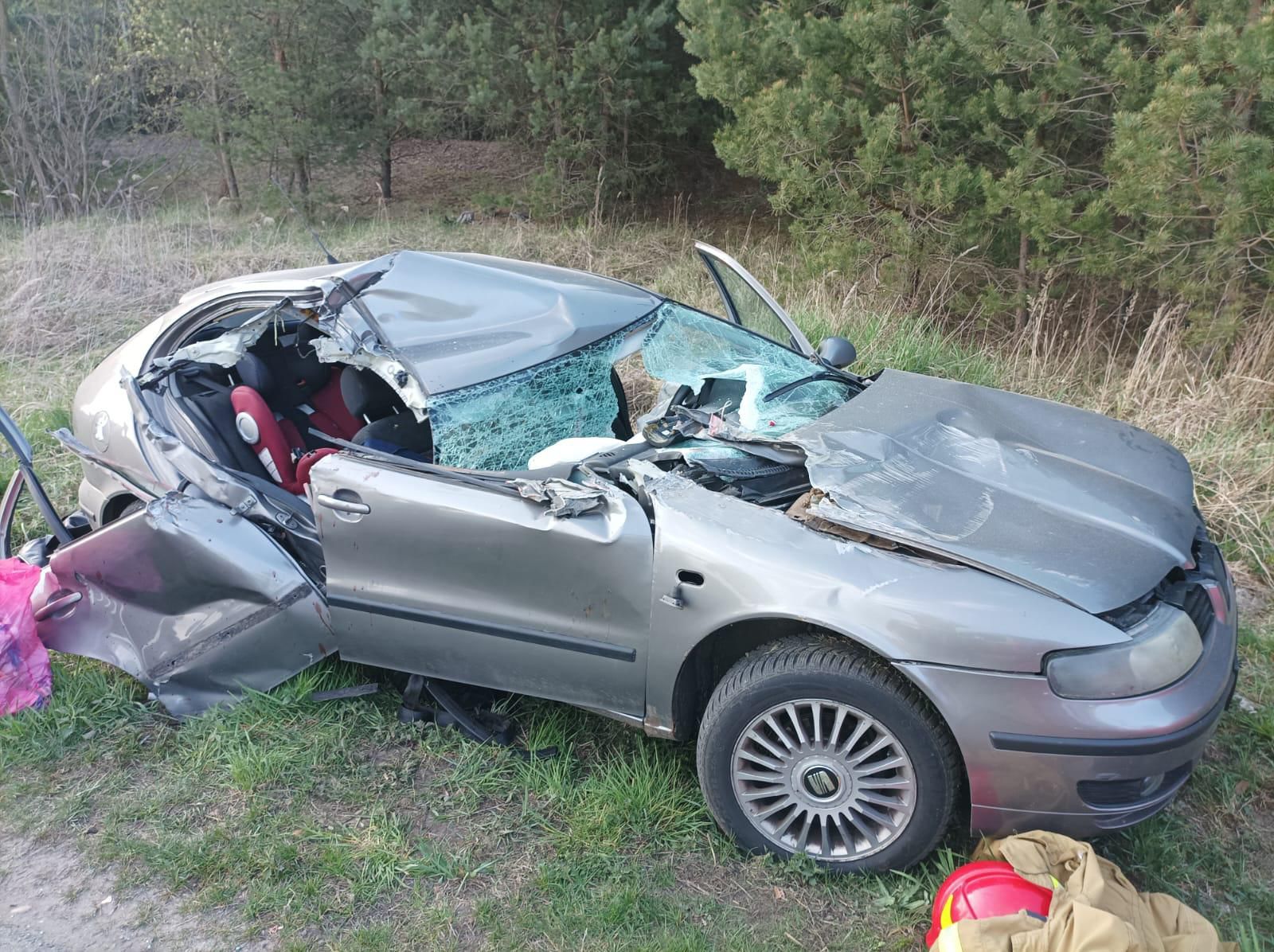 Tragiczny wypadek na drodze. 17-latek w ciężkim stanie, LPR na miejscu