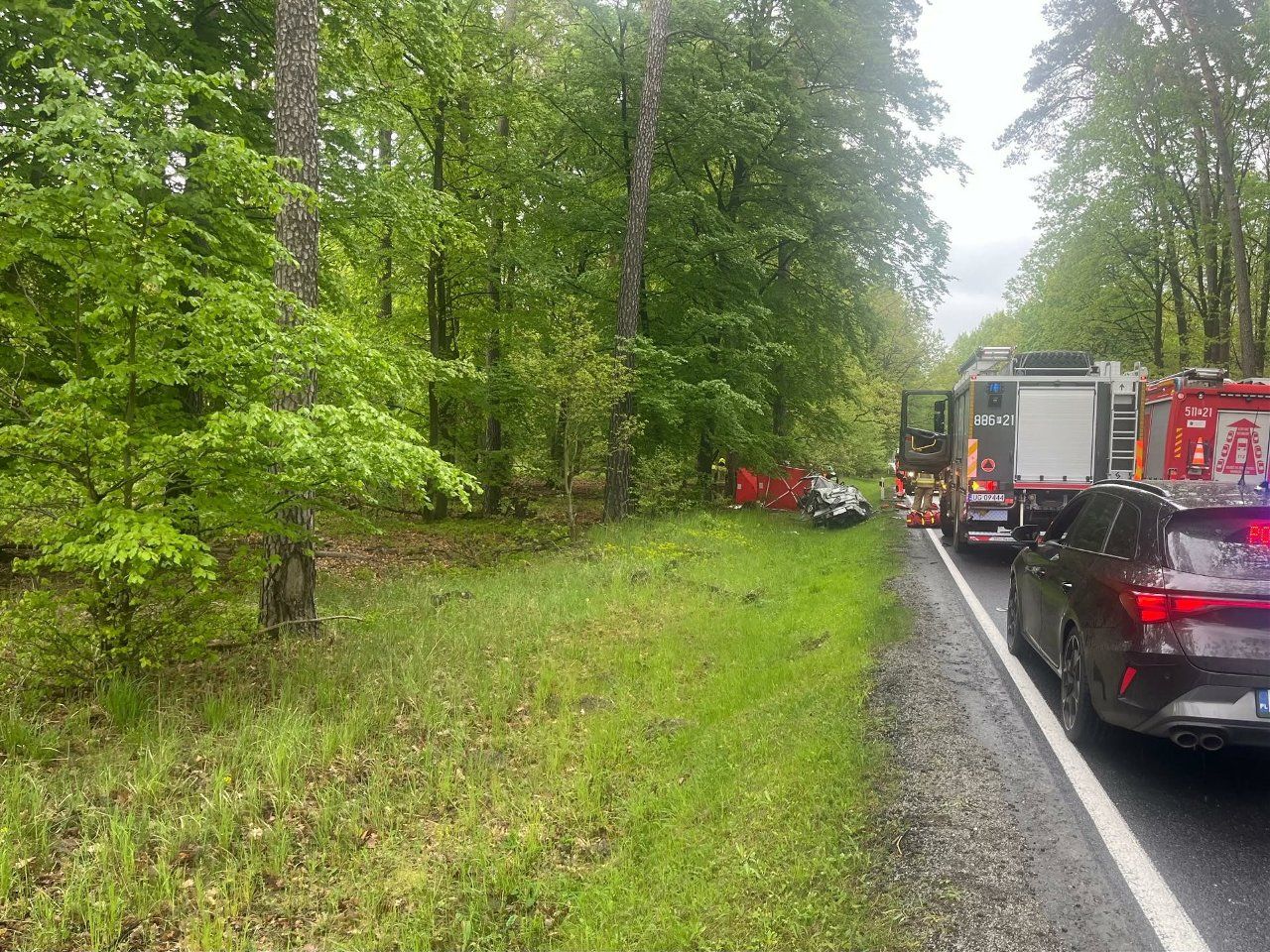 Tragedia w Porażynie. Auto zderzyło się z ciężarówką, nie żyją 2 osoby