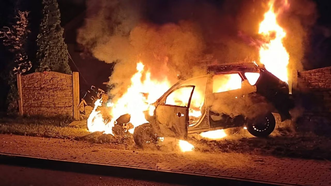 W jednej chwili auto zamieniło się w kulę ognia. Odcięto prąd w całej wsi