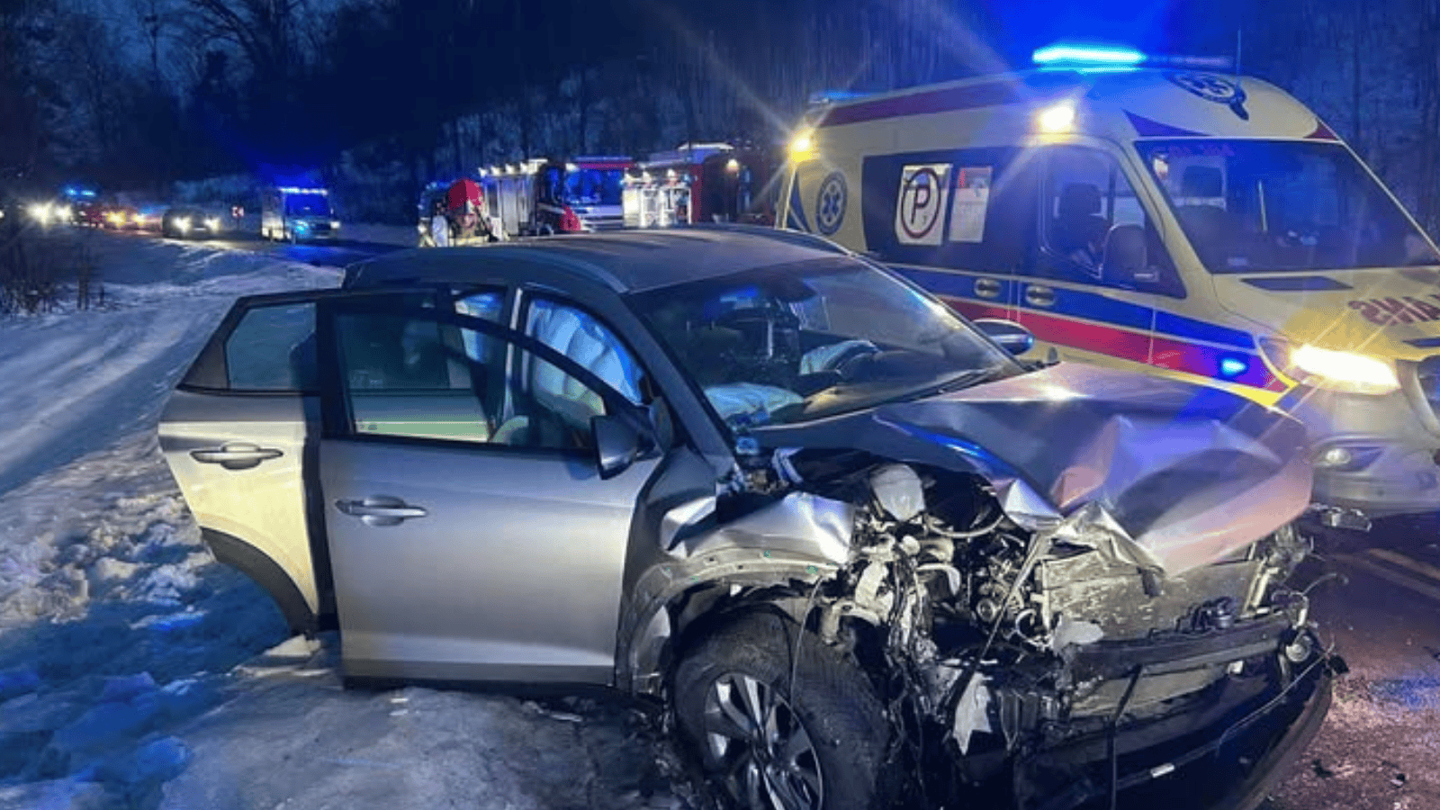 Droga zablokowana, auta zmiażdżone. W środku było troje dzieci i dorośli