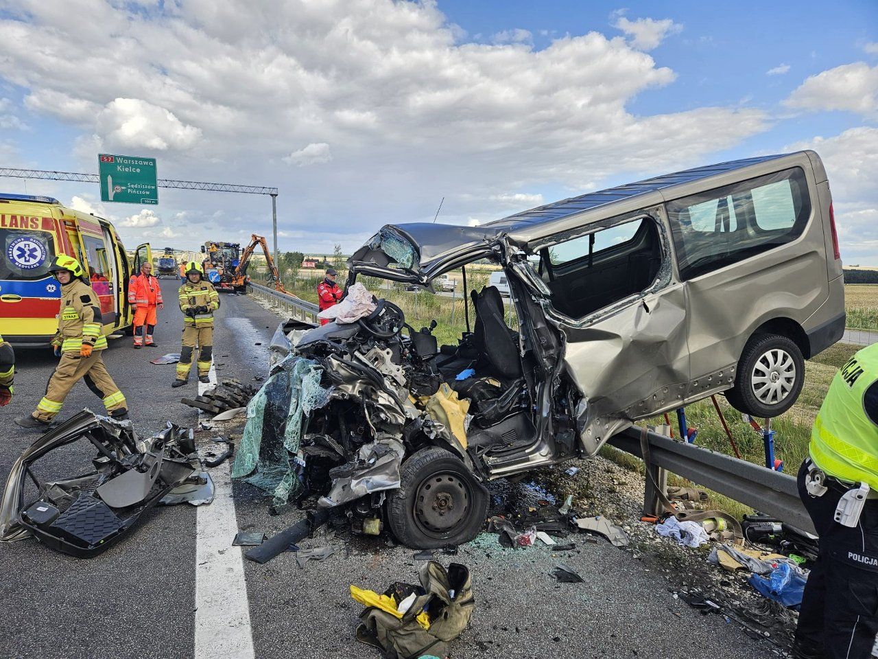 Tragedia na polskiej trasie. Nie żyją 4 osoby. Droga całkowicie zablokowana