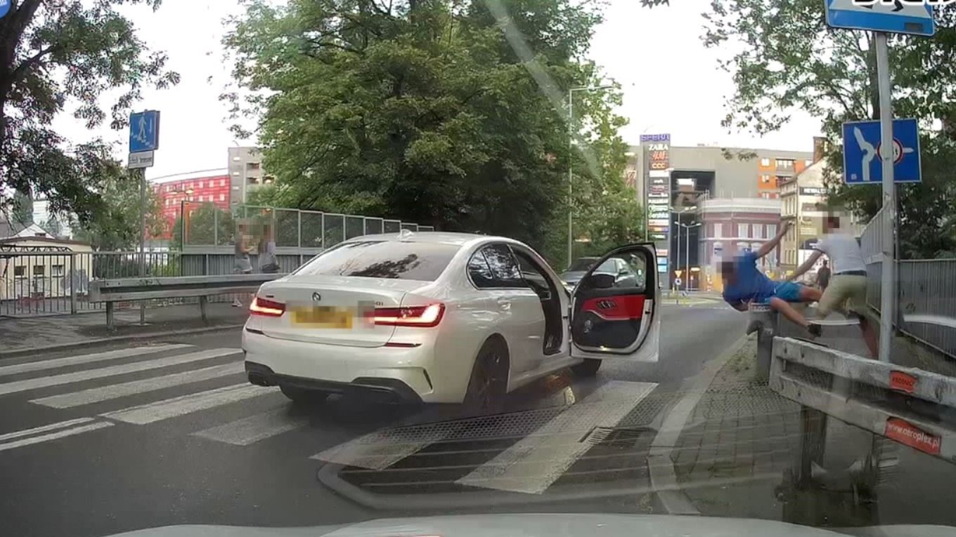 Kierowca BMW pobił pieszego