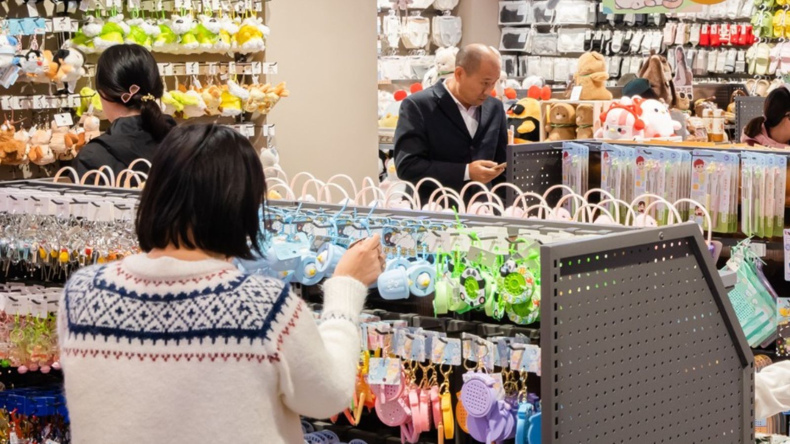 Najpierw się wycofała, teraz wraca. Azjatycka sieć z gadżetami otwiera pierwszy sklep w Polsce