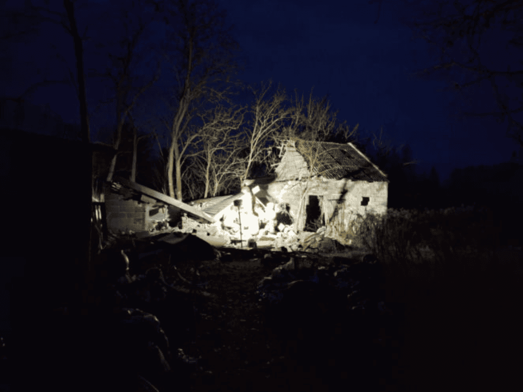 Zgierz. Zawalił się dom jednorodzinny. Dramatyczna akcja ratownicza