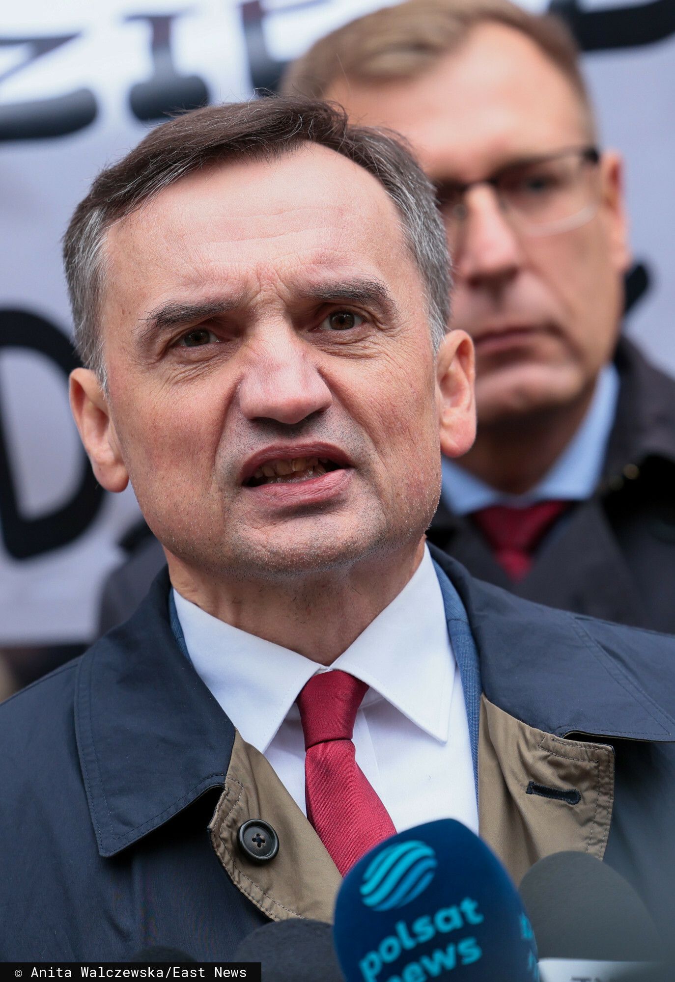 Przedstawiciel Orbana reaguje na sprawę azylu dla Ziobry. Tak skontrował wypowiedź Żurka