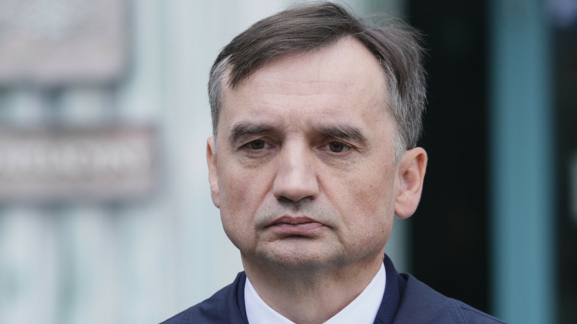 Ziobro w ciężkim stanie. Podobno "dusi się, nie może jeść"