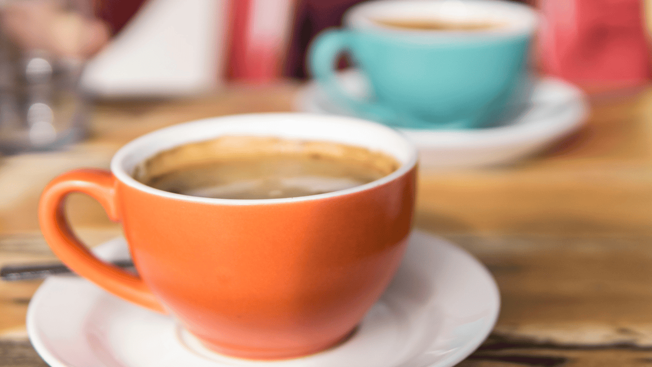 Rewolucyjne odkrycie. Odpowiednia ilość kawy działa jak „hamulec” dla biologicznego wieku