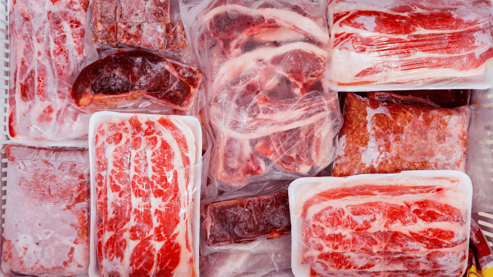 Mięso w zamrażarce nie jest wieczne. Ten błąd robią tysiące osób