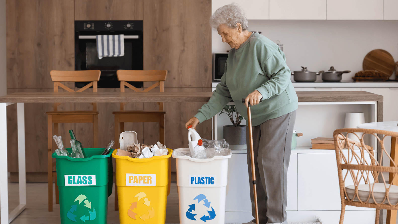 Opłaty za śmieci do obniżki lub umorzenia. Ważne informacje dla emerytów