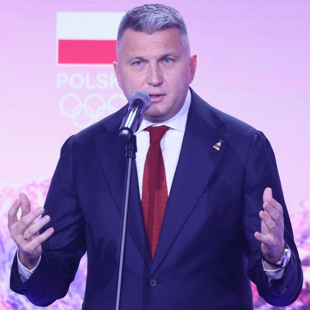 Piesiewicz potrzebował pomocy przy zakupie zegarka. Ten model można znaleźć poniżej ceny katalogowej