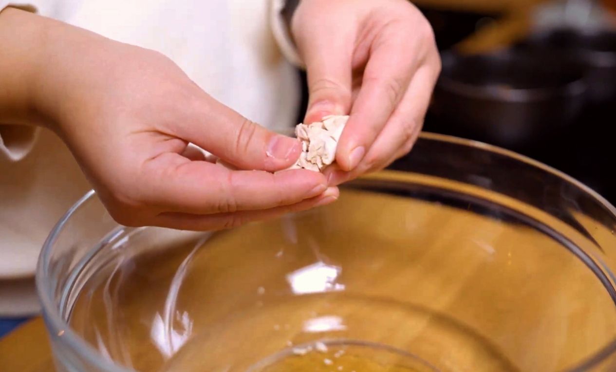 Ten chleb z żurawiną i herbatą to kwintesencja Bożego Narodzenia. Z krajalnicą Zelmer przygotujesz go w najlepszym wydaniu