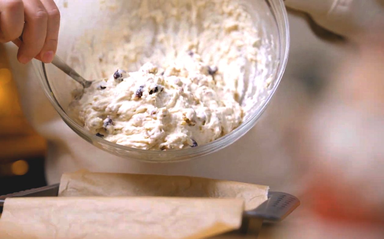 Ten chleb z żurawiną i herbatą to kwintesencja Bożego Narodzenia. Z krajalnicą Zelmer przygotujesz go w najlepszym wydaniu