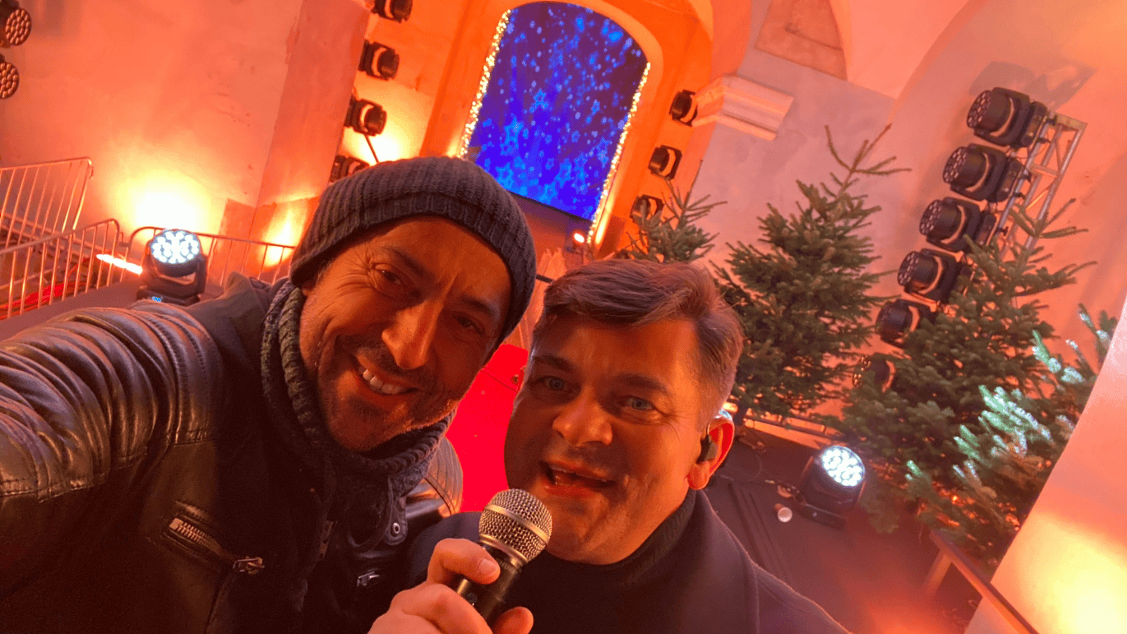 Koncert Zenka Martyniuka. W pierwszym rzędzie zasiedli Karol i Marta Nawroccy