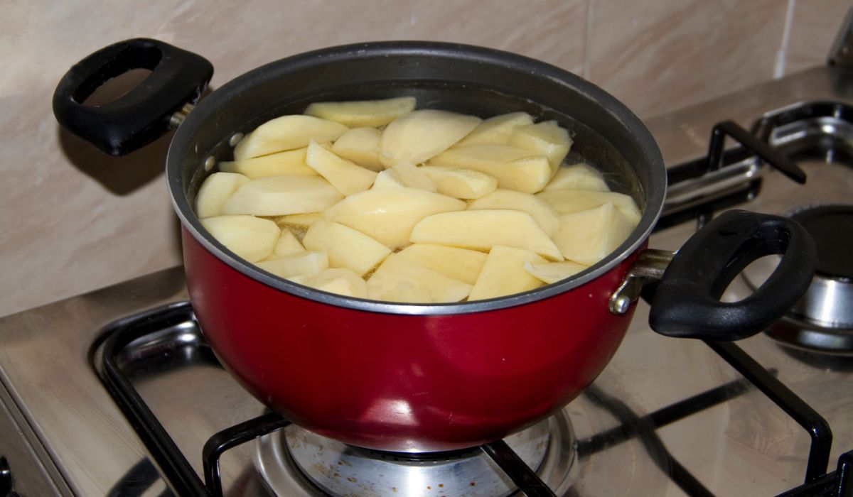 ziemniaki w garnku