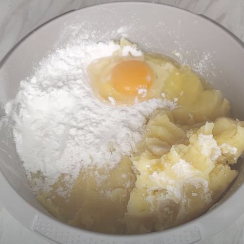 Te kluski przygotowuję, gdy mam mało czasu. Pełne pysznego farszu smakują jak marzenie