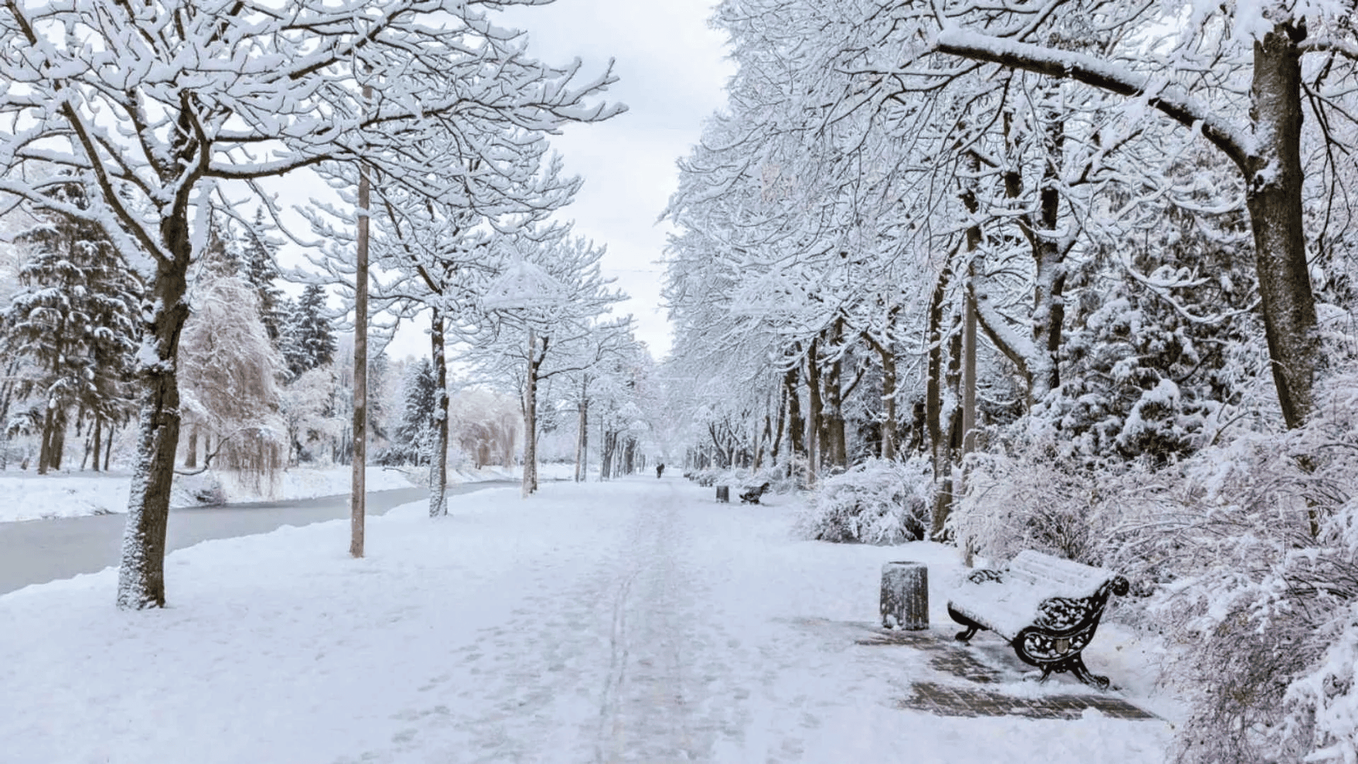 IMGW wydał ostrzeżenia pogodowe. Fatalne warunki przez cały weekend