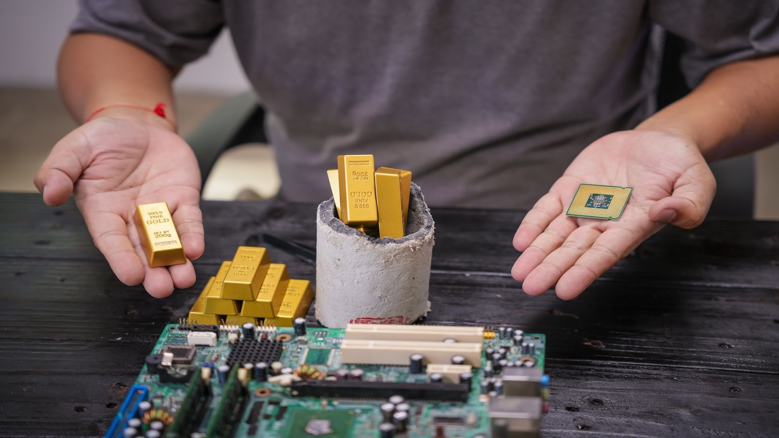 Odzyskują 98 proc. złota ze śmieci. Zajmuje im to 20 minut