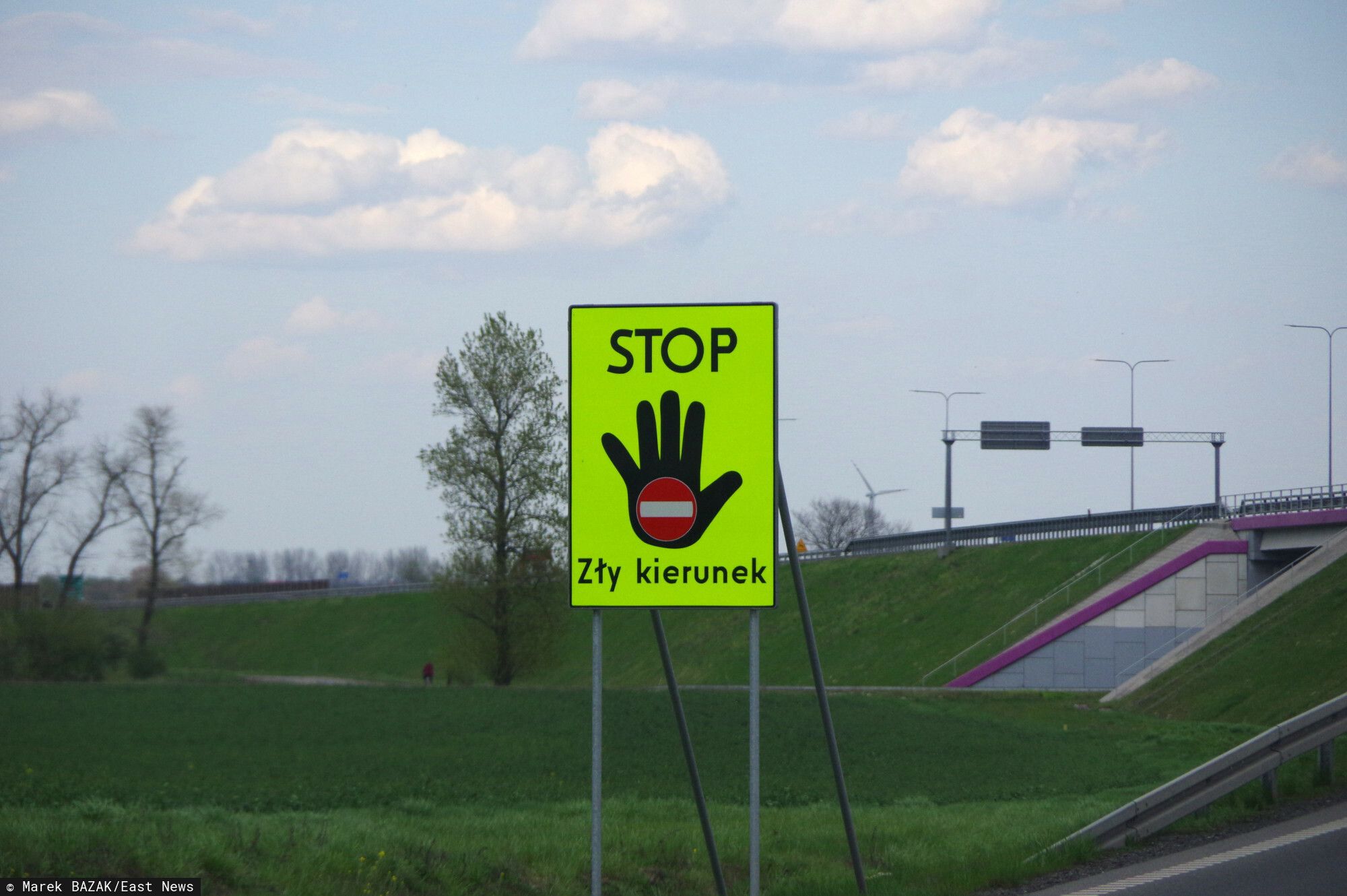 Nowe znaki drogowe w Polsce już od 19 lutego. Kierowcom nie wolno ich ignorować