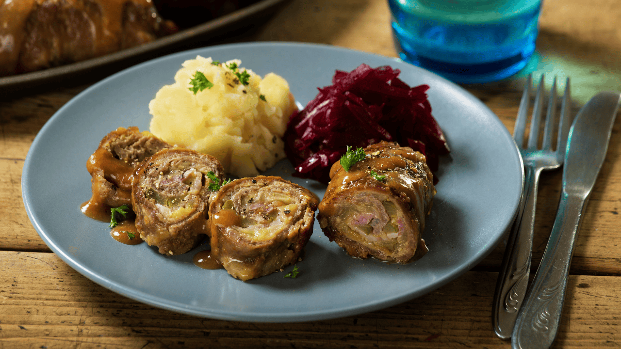 Te roladki pasują do niedzielnego stołu jak nic innego. Sekret kryje się w grzybach i cebuli