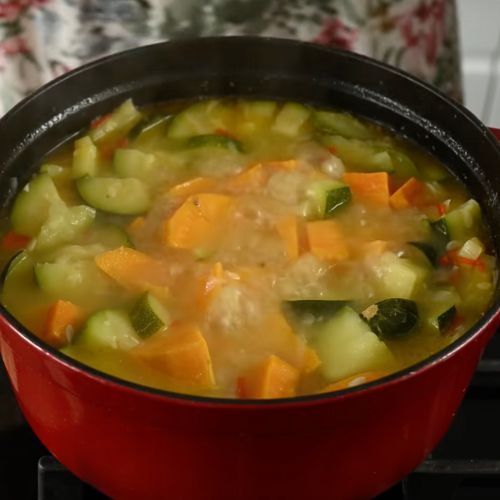 Latem mogę jeść tylko taką zupę. Wolę ją niż ogórkową i pomidorową razem wzięte