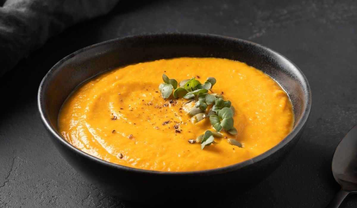 Gdy zaczyna się jesień, robię staropolską zupę z dyni. Nie ma lepszej
