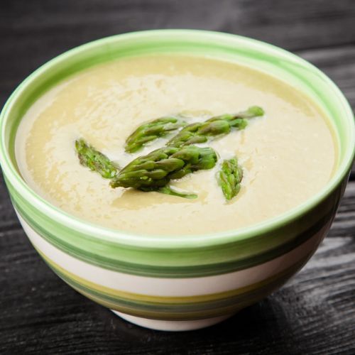 Zielona zupa jest wiosennym hitem. Moja rodzina co chwilę prosi mnie o taki obiad