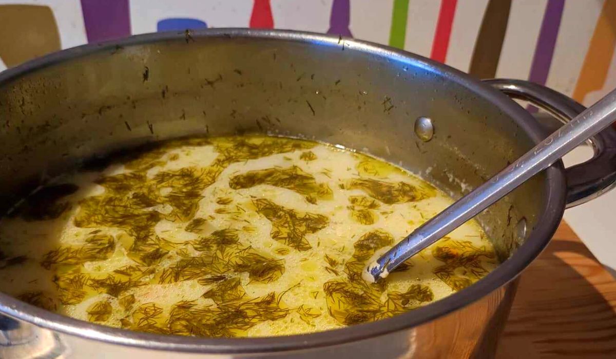 Zupa ogórkowa z klopsikami
