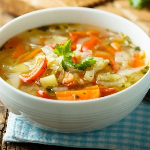 Sycąca zupa z kalarepy. Wzmacnia odporność i serce