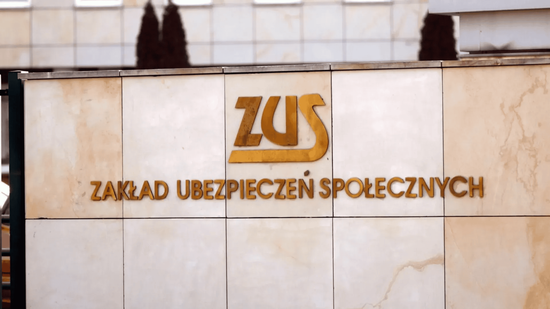 Nawet 8236 zł rocznie z ZUS. Te osoby dostaną pieniądze bez względu na dochód