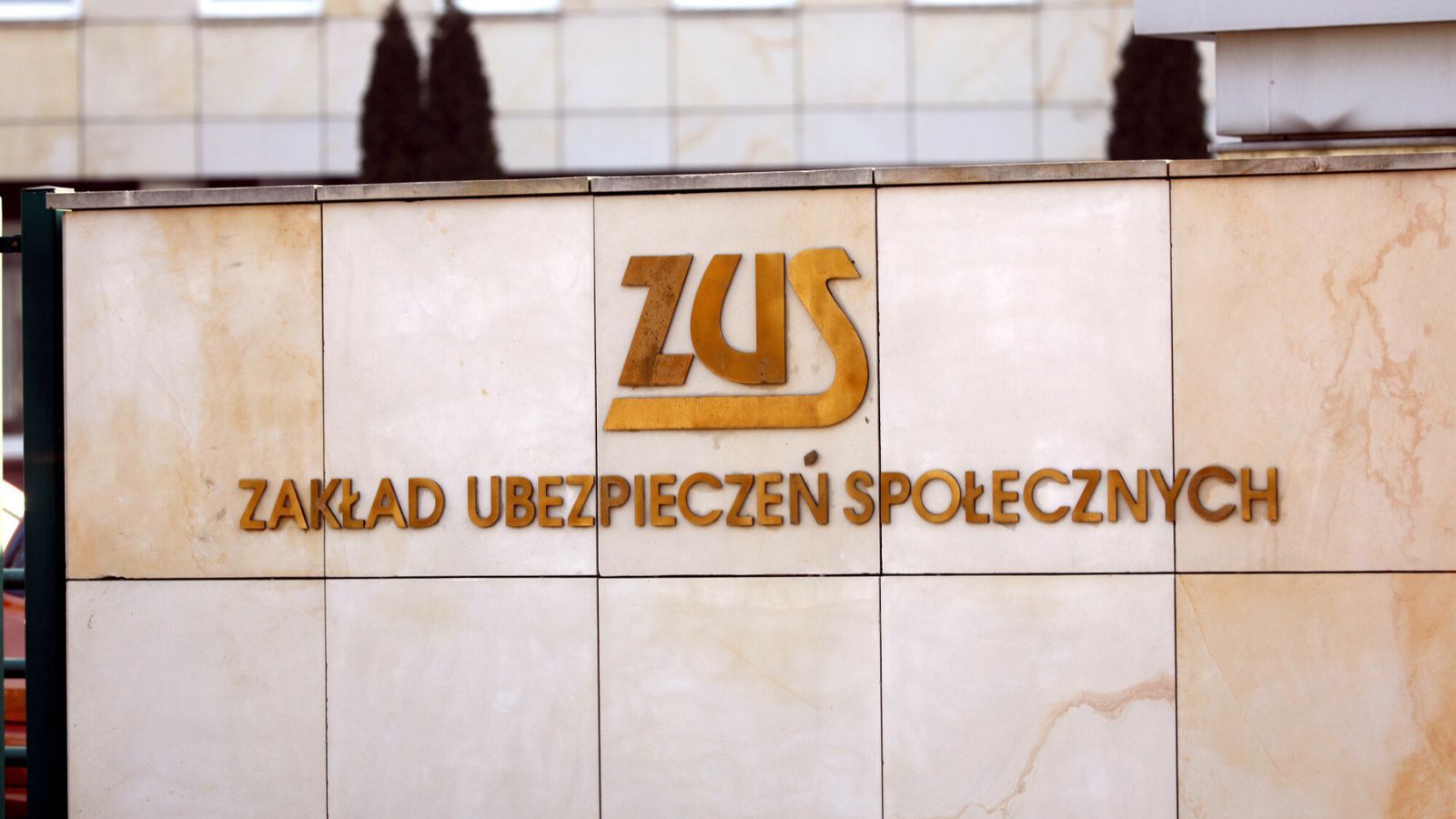 L4 pod ścisłą kontrolą, ZUS łatwiej przemagluje "chorych". Prezydent Nawrocki podpisał