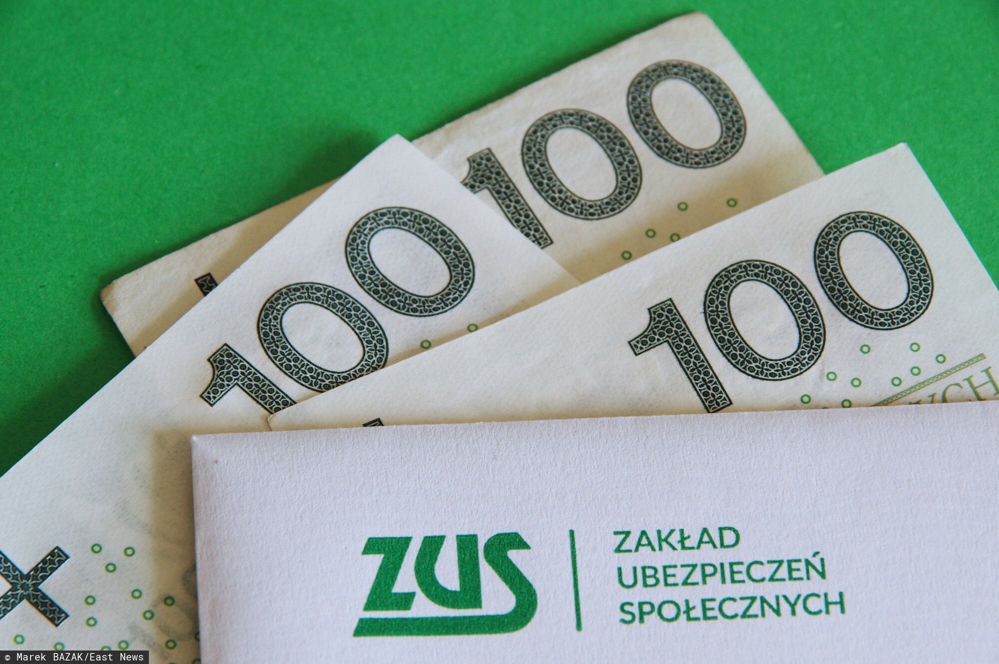 ZUS przesuwa terminy wypłat emerytur. Te osoby nie dostaną przelewu w maju