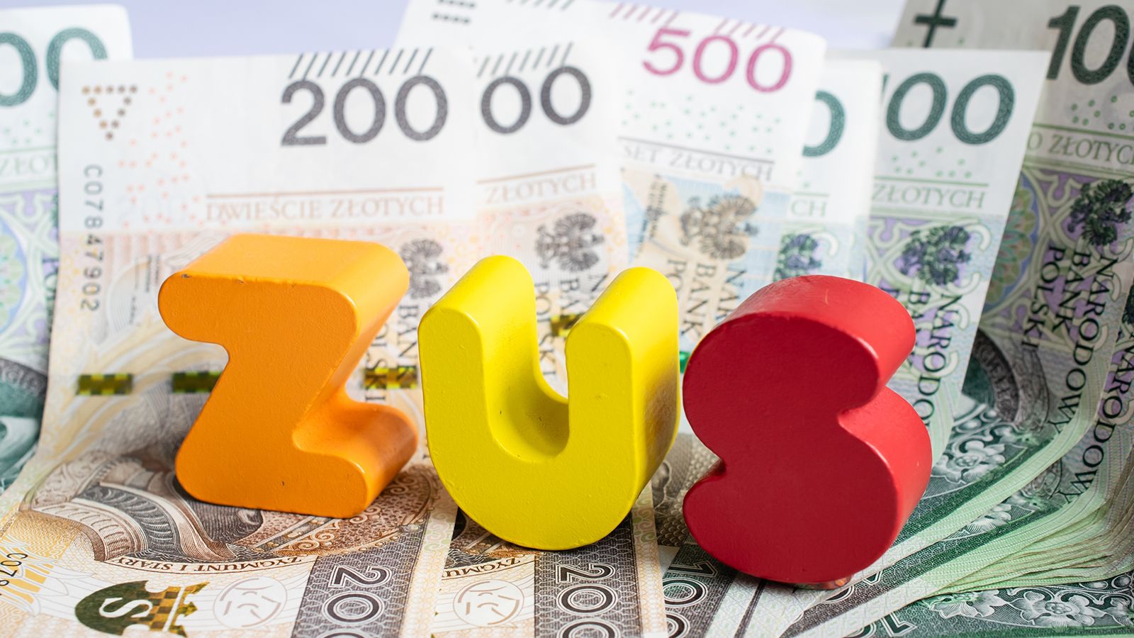 Ukończyłeś 56. rok życia, nie zwlekaj z tym wnioskiem. ZUS wypłaci Ci 2000 zł, a choćby więcej